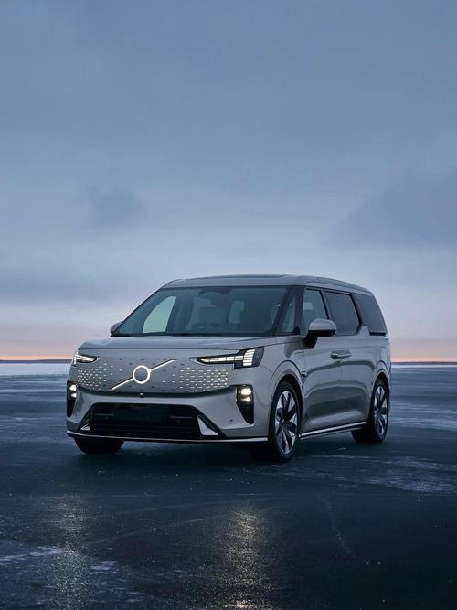 沃尔沃em90价格2023款图片 沃尔沃e90报价图片