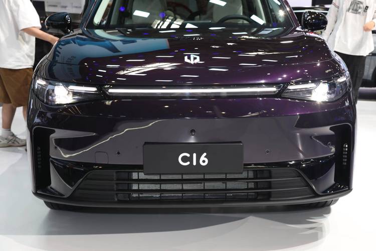 大众尚酷报价及图片(零跑c10落地价2025款)