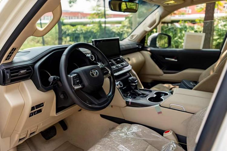 丰田兰德酷路泽内饰图片/丰田兰德酷路泽内饰图片及价格