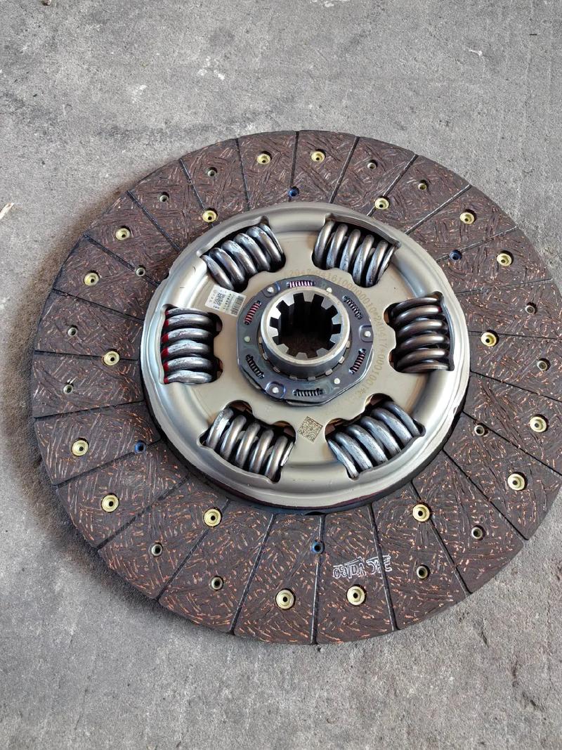 汽车离合器片多少钱／轿车离合片多少钱