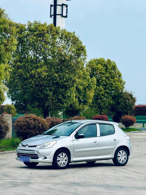 东风雪铁龙c2两厢价格(东风雪铁龙两厢车有哪几款车)