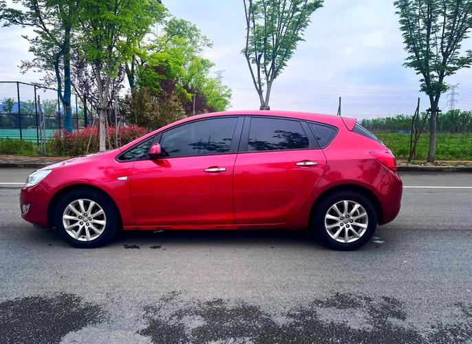 英朗两厢叫什么,别克英朗两厢车怎么样